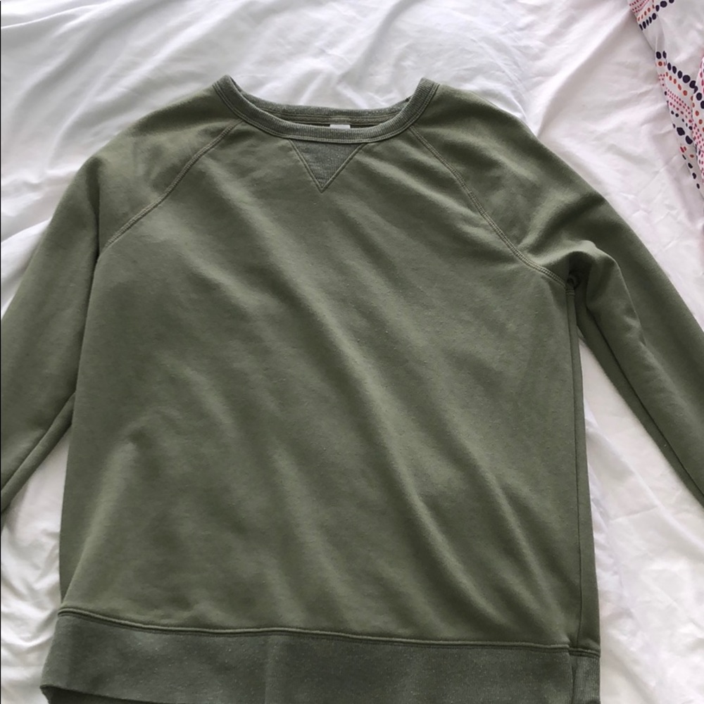 green crew neck long sleeve